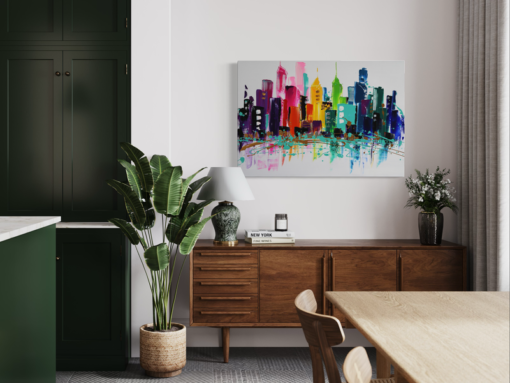 Een kleurrijk schilderij met een skyline