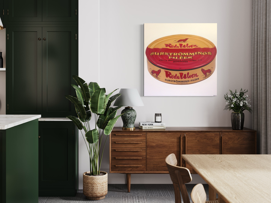 Een schilderij met een blikje zure strömming