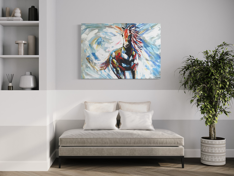 Een schilderij met een paard