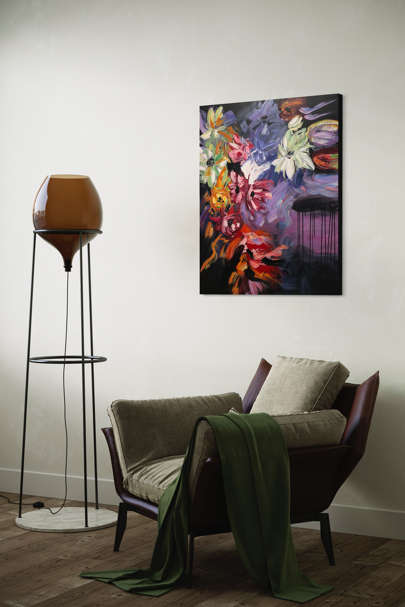 Een schilderij met bloemen