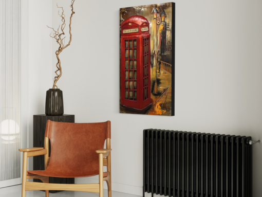 Een schilderij met een telefooncel