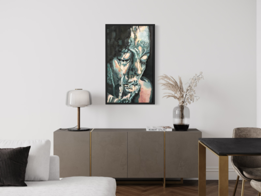 Een schilderij met een vrouw
