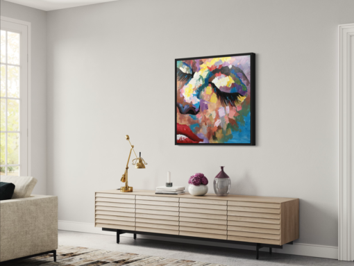 Een schilderij met een gezicht